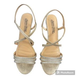 American Glamour BADGLEY MISCHKA Gold Wedge - Size 8.5